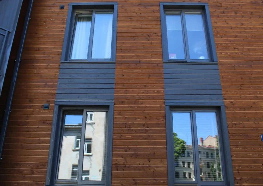 Деревянные окна для многоквартирного дома Баложу 9 Рига