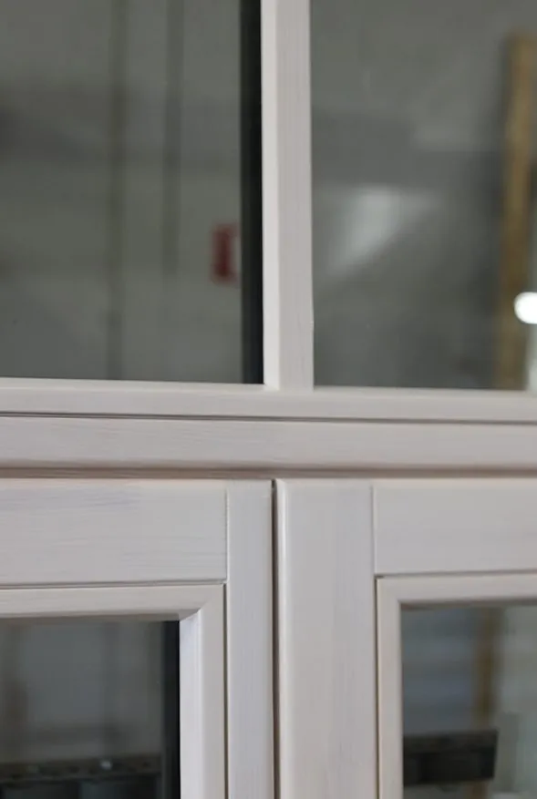 Реставрация деревянных окон Пулквежа Бриежа Рига - 280 окон с декоративными шпросами