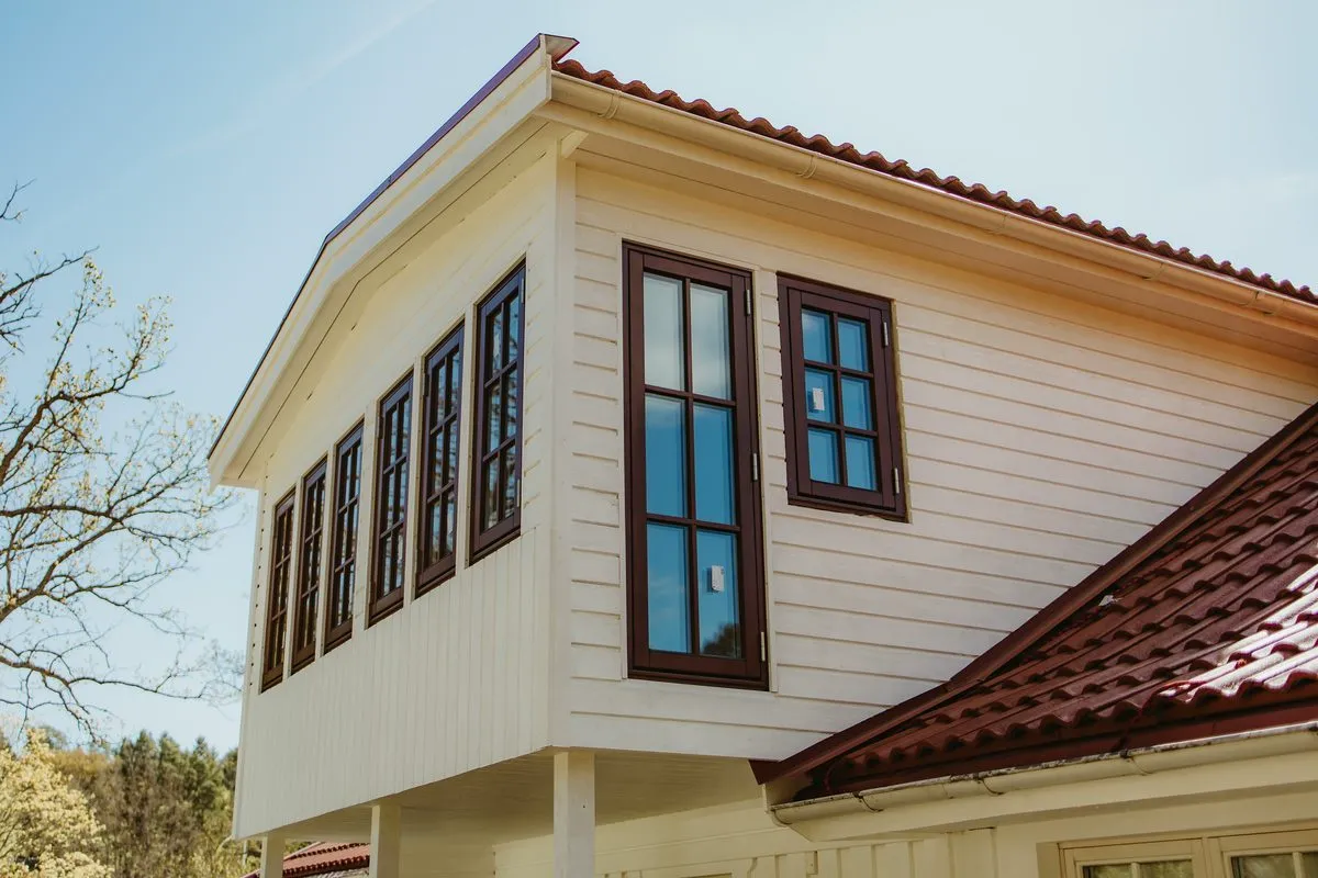 Сколько служат деревянные окна: дом со скандинавской столяркой Windows Latvia