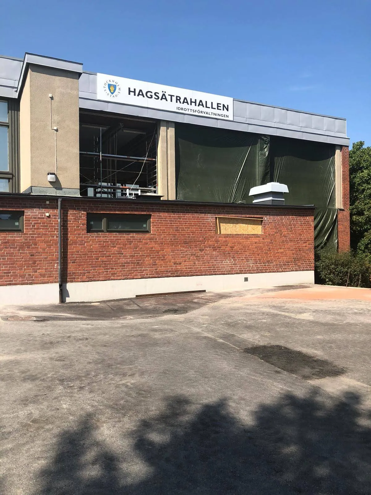 ECO 92 wooden windows installation at Hagsatraskolan, Bandhagen, Sweden - image 6