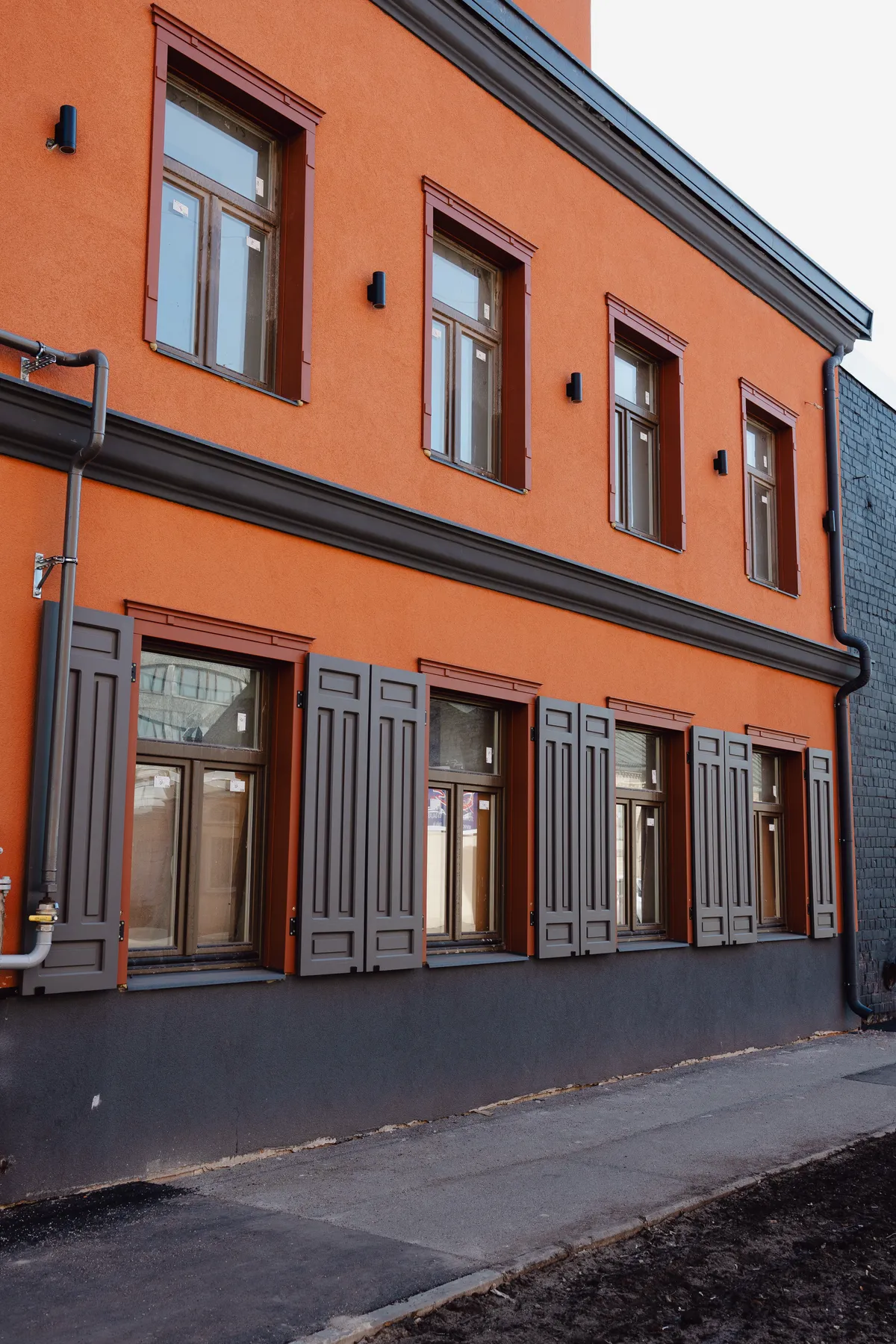 ECO 68 wooden windows installation at Vagonu iela 18, Riga - image 3