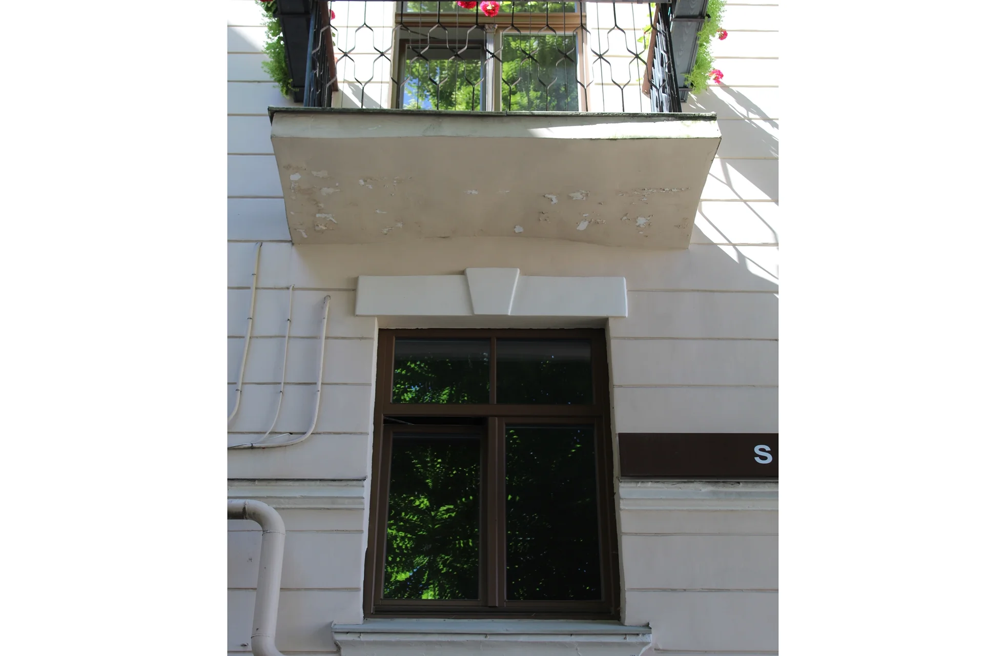 Profile 92 wooden windows installation at Dzirnavu iela 92K, Riga - image 1