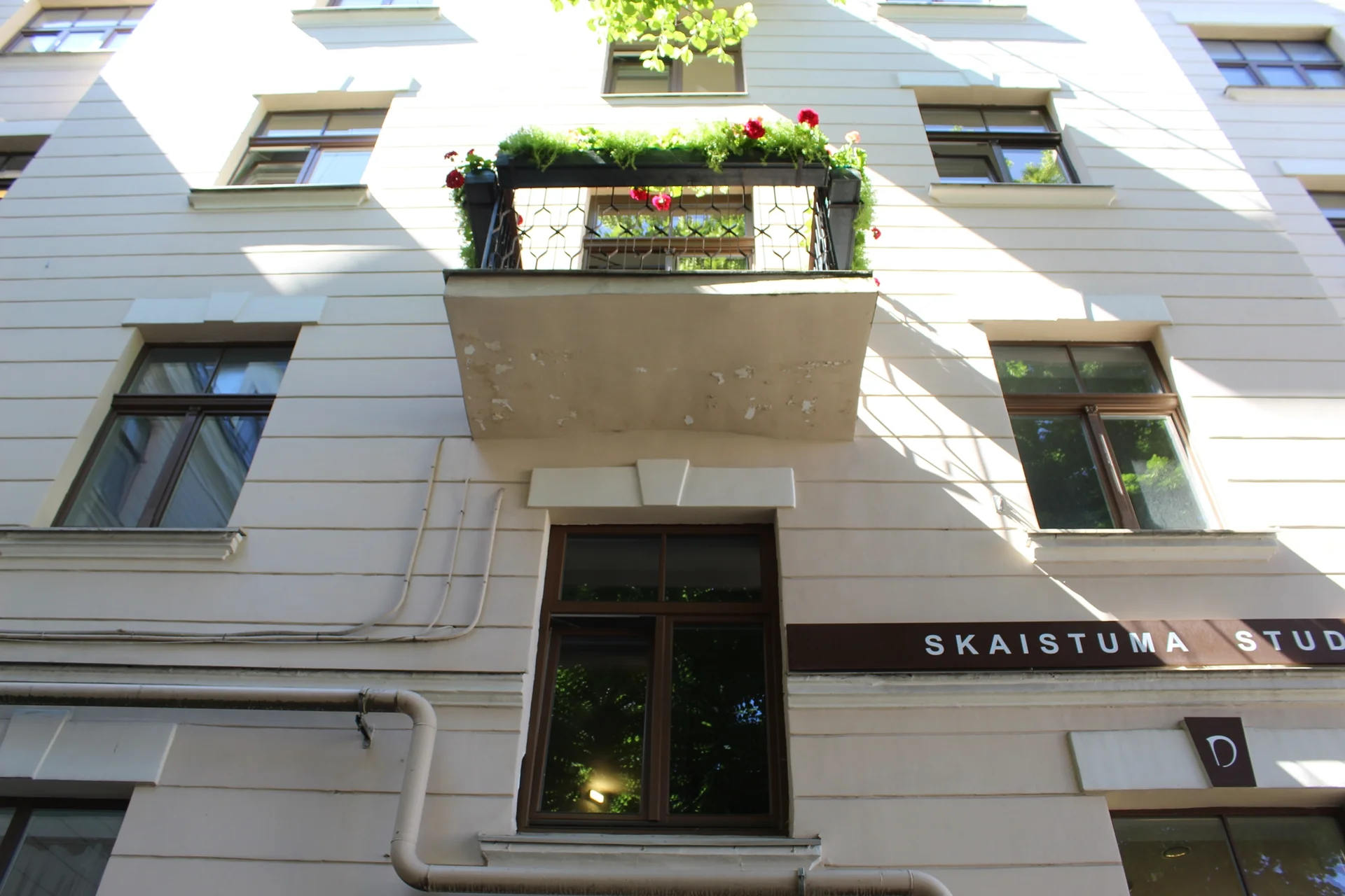 Profile 92 window detail at Dzirnavu iela 92K, Riga