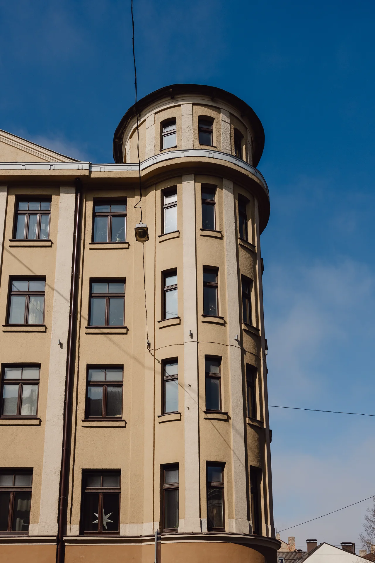 Profile 68 wooden windows installation at Valmieras iela 33, Riga - image 5