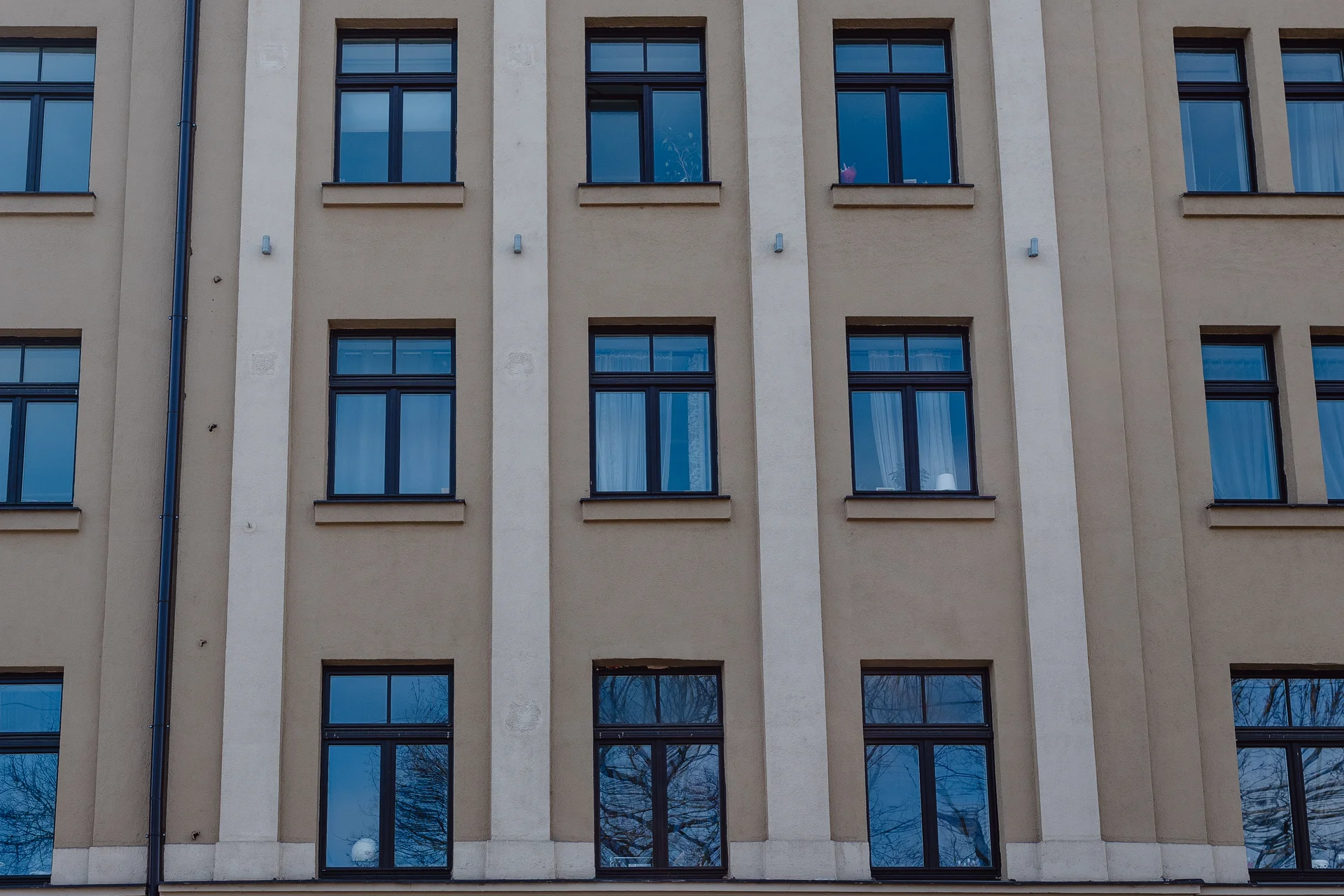 Profile 68 wooden windows at Valmieras iela 33, Riga